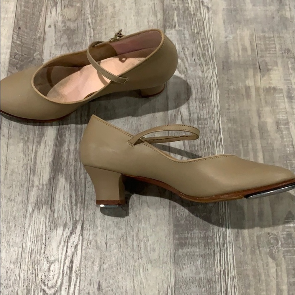 Capezio tap shoes 9
